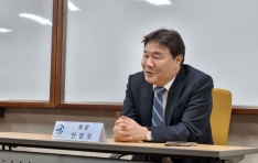 ���������̾ؾ� �ȿ��� ȸ��, �����汹�� �Ǵ� ��ġ �� �Ǵ� �ǹ� ���� ���